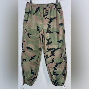 Women’s 90's Toggle Cargo Pants in Military Camo 100% Cotton Lightweight Sz S